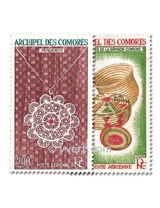 n° 8/9 -  Timbre Comores Poste aérienne